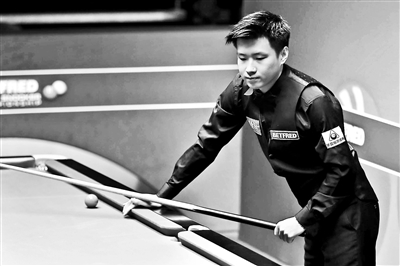 他不仅通过 他不仅通过